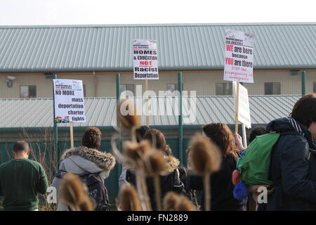 Yarl es Wood Demonstration, Bedford, Großbritannien Stockfoto