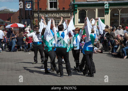 Frauen Morris Tanz Gruppe Stockport Folk Festival 2015 Stockport Cheshire England Stockfoto