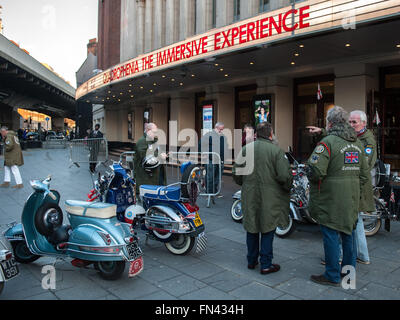 Phil Daniels, stellt der Schauspieler Jimmy Cooper im Film Quadrophenia tragen einen Mod Parka in einer Nachbildung aus der Charakter-Schlafzimmer in der legendären britischen Film. Die Veranstaltung ist für eine Feier Nacht nur, völlig immersive Kinoerlebnis bei t Stockfoto