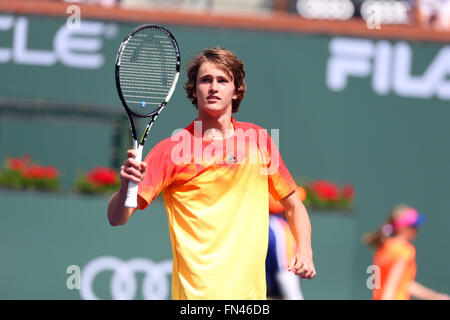 Indische Brunnen, Kalifornien, USA. Indische Brunnen, Kalifornien, USA. 13. März 2016. Alexander Zverev Deutschlands feiert nach dem Sieg über Grigor Dimitrov Bulgariens während der 2016 BNP Paribas Open in Indian Wells Tennis Garden in Indian Wells, Kalifornien. Charles Baus/CSM/Alamy Live News Bildnachweis: Cal Sport Media/Alamy Live-Nachrichten Stockfoto