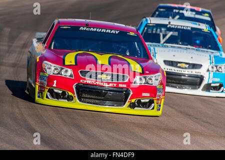 Avondale, AZ, USA. 12. März 2016. Avondale, AZ - 12. März 2016: Jamie McMurray (1) braucht, um die Strecke für den guten Sam-500 auf dem Phoenix International Raceway in Avondale, AZ © Csm/Alamy Live-Nachrichten Stockfoto