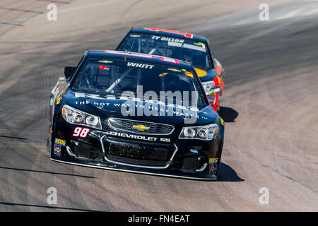 Avondale, AZ, USA. 12. März 2016. Avondale, AZ - 12. März 2016: Cole Whitt (98) braucht, um die Strecke für den guten Sam-500 auf dem Phoenix International Raceway in Avondale, AZ © Csm/Alamy Live-Nachrichten Stockfoto