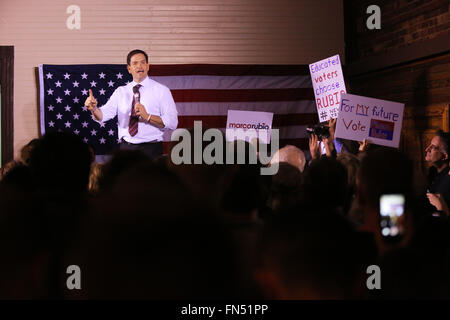 Pensacola, FLORIDA, USA. 12. März 2016. Republikanischen Präsidentenprimär Kandidat Marco Rubio spricht auf einer Kundgebung in Pensacola, Florida USA am 12. März 2016. Rubio, der eine native Florida ist, hofft, der Staat Primärwahl am heutigen Dienstag zu gewinnen. © Dan Anderson/ZUMA Draht/Alamy Live-Nachrichten Stockfoto