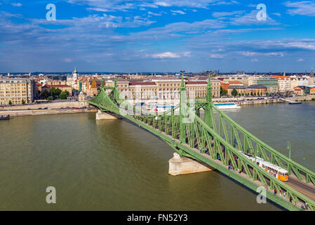 Skyline der Stadt Budapest und Liberty Bridge, Budapest, Ungarn Stockfoto