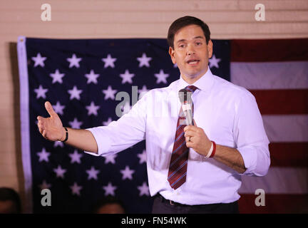 Pensacola, FLORIDA, USA. 12. März 2016. Republikanischen Präsidentenprimär Kandidat Marco Rubio spricht auf einer Kundgebung in Pensacola, Florida USA am 12. März 2016. Rubio, der eine native Florida ist, hofft, der Staat Primärwahl am heutigen Dienstag zu gewinnen. © Dan Anderson/ZUMA Draht/Alamy Live-Nachrichten Stockfoto