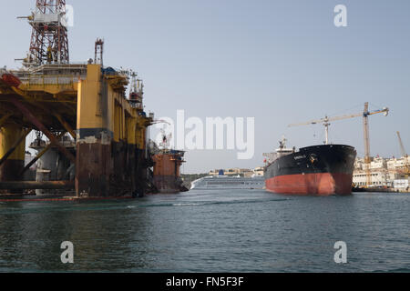 Tanker "Smaragd" im Grand Harbour Maltas Stockfoto