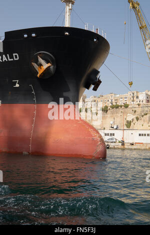 Tanker "Smaragd" im Grand Harbour Maltas Stockfoto