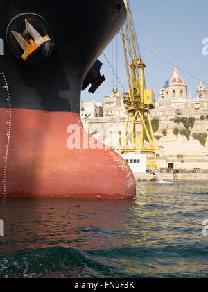 Tanker "Smaragd" im Grand Harbour Maltas Stockfoto