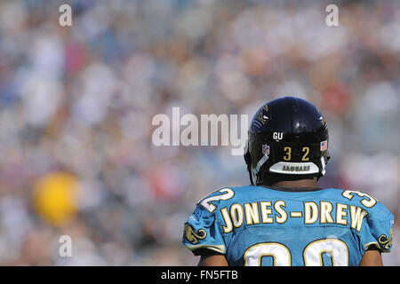 23. November 2008 - Jacksonville, Fla, USA - Jacksonville Jaguars Runningback Maurice Jones-Drew (32) während die Jaguare Spiel gegen die Minnesota Vikings in Jacksonville Municipal Stadium am 23. November 2008 in Jacksonville, Florida                       ZUMA Press/Scott A. Miller (Kredit-Bild: © Scott A. Miller über ZUMA Draht) Stockfoto