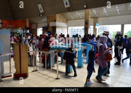 Passagier auf Pendler Linie Jakarta in Indonesien Jakarta Stockfoto