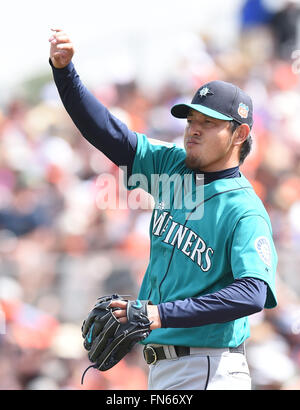 Scottsdale, Arizona, USA. 11. März 2016. Hisashi Iwakuma (Seeleute) MLB: Krug Hisashi Iwakuma von den Seattle Mariners reagiert bei einem Baseballspiel der Frühling Training gegen die San Francisco Giants in Scottsdale Stadium in Scottsdale, Arizona, Vereinigte Staaten von Amerika. © AFLO/Alamy Live-Nachrichten Stockfoto