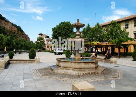 Brunnen entlang des Paseo de Los Tristes im Albaicin, Granada, Provinz Granada, Andalusien, Spanien, Westeuropa. Stockfoto