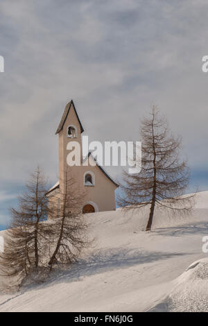 Kirche in den Dolomiten, Italien Stockfoto