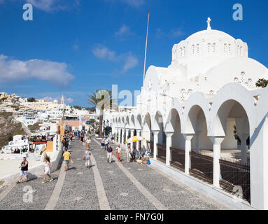 Santorin, Griechenland - 7. Oktober 2015: Der orthodoxen Kathedrale in Fira Stockfoto