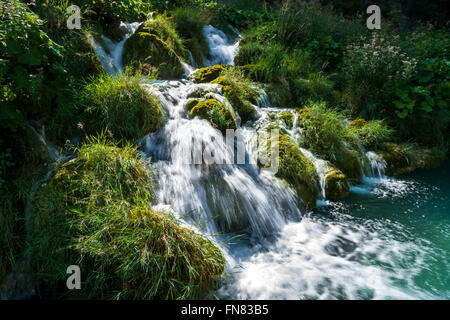 Wasserfall im Nationalpark Plitvice in Kroatien Stockfoto