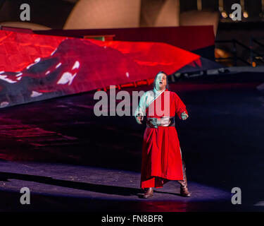 Sydney, Australien. 14. März 2016. Eine live-Performance von Nessun Dorma von international bekannten Tenor Riccardo Masse während der Opera Australia Vorschau von "Turandot" für Handa Oper in Frau Macquaries Point im Hafen von Sydney. © Hugh Peterswald/Pacific Press/Alamy Live-Nachrichten Stockfoto