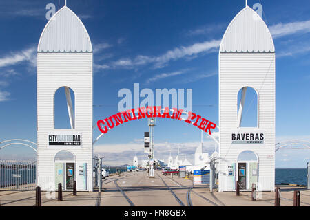 Das Wahrzeichen von Cunningham Pier in Geelong, Victoria, Australien Stockfoto