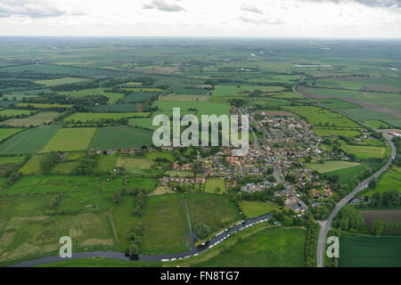 Eine Luftaufnahme des Norfolk Dorf von Hilgay Stockfoto