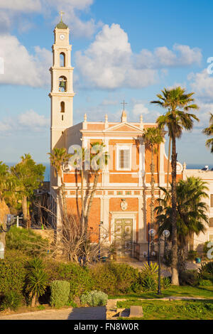 TEL AVIV, ISRAEL - 2. März 2015: Die St. Peterskirche in der Altstadt von Jaffa in Tel Aviv Stockfoto