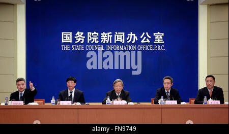 Peking, China. 14. März 2016. Das Informationsbüro des Staatsrates hält eine Pressekonferenz auf die Situation der Menschenrechte der Vereinigten Staaten, in Peking, Hauptstadt von China, 14. März 2016. © Pan Xu/Xinhua/Alamy Live-Nachrichten Stockfoto