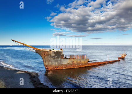 Überreste der Lord Lonsdale Fregatte, Straße von Magellan, in der Nähe von Punta Arenas, Chile Stockfoto