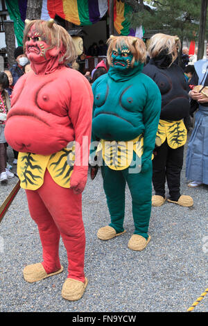 Japan; Kyoto; Setsubun Festival, Rozanji Tempel, Tanz der Teufel, Kostüm Teufel, Stockfoto