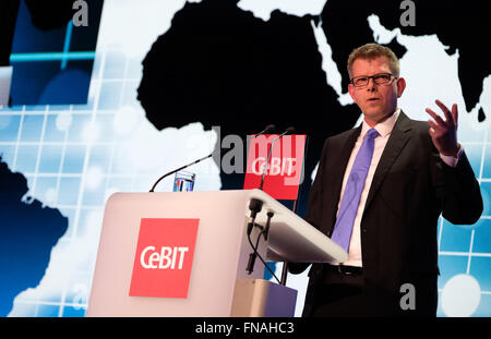 Hannover, Deutschland. 14. März 2016. BITKOM-Präsident Thorsten Dirk sprechen während der Welcome Night für die CeBIT-Messe in Hannover, Deutschland, 14. März 2016. Foto: PETER STEFFEN/Dpa/Alamy Live News Stockfoto