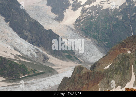 Chalati Gletscher gesehen von Coruldi Ridge, in der Nähe von Mestia, großer Kaukasus, Swanetien, Georgia Stockfoto