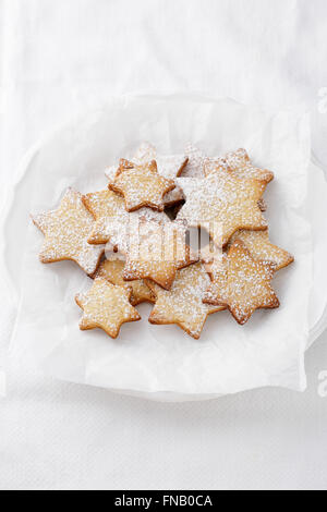 Weihnachtsgebäck auf Teller, Essen Stockfoto