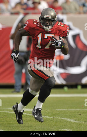 30. Dezember 2007 - Tampa, Florida, USA - Tampa Bay Buccaneers Empfänger Michael Spurlock (17) während die Bucs-Spiel gegen die Carolina Panthers im Raymond James Stadium am 30. Dezember 2007 in Tampa, Florida.                          .. ZUMA Press/Scott A. Miller (Kredit-Bild: © Scott A. Miller über ZUMA Draht) Stockfoto