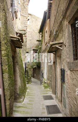 Calcata des mittelalterlichen Gasse im winter Stockfoto