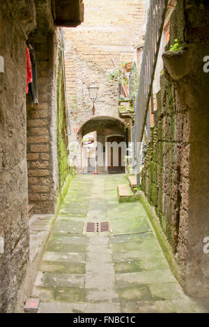 Calcata des mittelalterlichen Gasse im winter Stockfoto