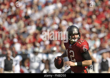 30. Dezember 2007 - Tampa, Florida, USA - Tampa Bay Buccaneers quarterback Luke McCown (12) während die Bucs-Spiel gegen die Carolina Panthers im Raymond James Stadium am 30. Dezember 2007 in Tampa, Florida.                          .. ZUMA Press/Scott A. Miller (Kredit-Bild: © Scott A. Miller über ZUMA Draht) Stockfoto