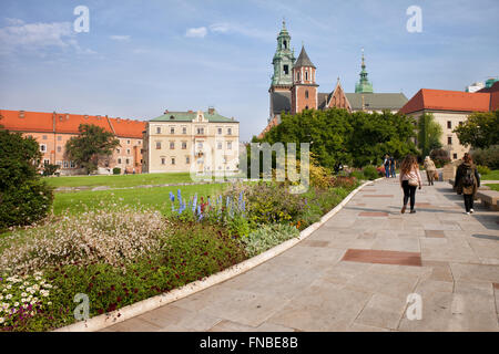 Polen, Krakow (Krakau), Bowlingbahn und Garten am Wawel-Kathedrale, königliche erzkathedralen Basilika Stockfoto