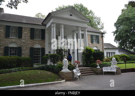 Den vorderen Eingang von Graceland, Elvis Presley's Home und jetzt ein Museum in Memphis, Tennessee. Stockfoto