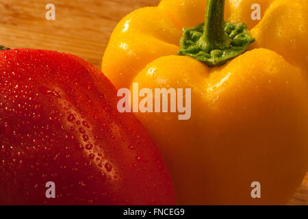 rote und gelbe Paprika Stockfoto
