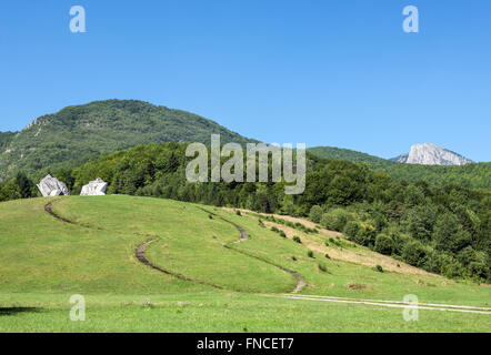 Tjentiste Kriegerdenkmal in Sutjeska Nationalpark in Entität Republika Srpska, Bosnien und Herzegowina Stockfoto