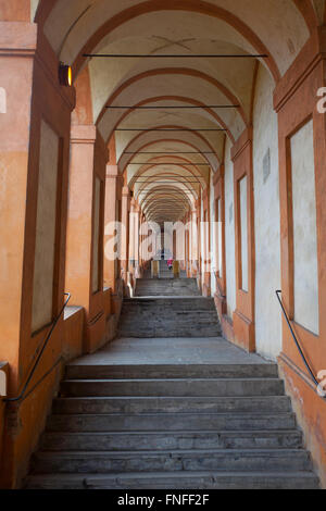 Portikus, das Heiligtum der Madonna von San Luca. Bologna, Emilia Romagna, Italien. Stockfoto