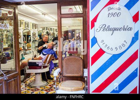 Barbershop, seit 1900. Calle Cuchilleros 15. Madrid. Spanien Stockfoto