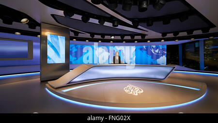 Blick auf News-Studio mit Moderator on-Air. Al Jazeera Studio an der Shard, London, Vereinigtes Königreich. Architekt: Veech Media, 2014. Stockfoto