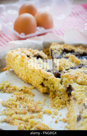 hausgemachte Sbriciolata oder Marmelade Streusel Torte Stockfoto
