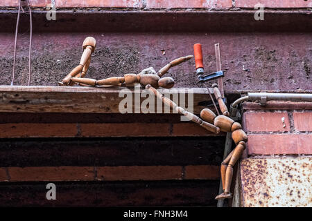 Berlin, Dock 11 Detail. Des Künstlers Modelle - Streetart auf den Aufbau, die renoviert wurde, für Tanz und Kunst Studios verwenden Stockfoto