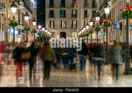 Nachtansicht der Fußgängerzone Calle Marques de Larios, Malaga, Andalusien, Spanien Stockfoto