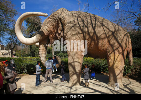 Mammut Skulptur, Parc De La Ciutadella, Barcelona, Katalonien, Spanien Stockfoto