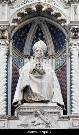 St. Antoninus (Antonio Pierozzi, Erzbischof von Florenz), Portal der Cattedrale di Santa Maria del Fiore, Florenz, Italien Stockfoto