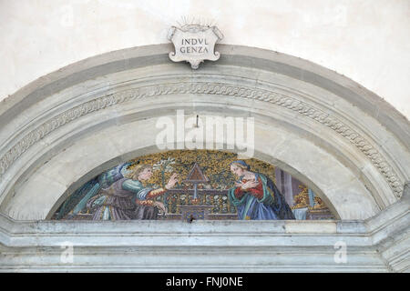 Verkündigung der Jungfrau Maria, Basilica della Santissima Annunziata (Basilika der Verkündigung), Florenz, Italien Stockfoto