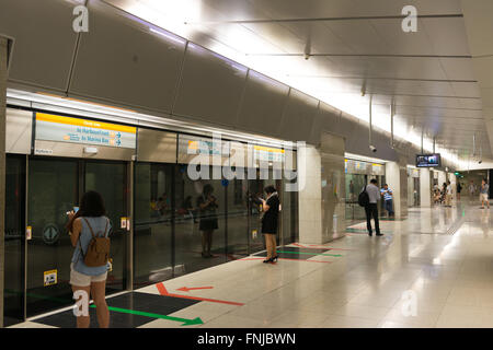 Esplanade U-Bahn Station, Singapur Stockfoto