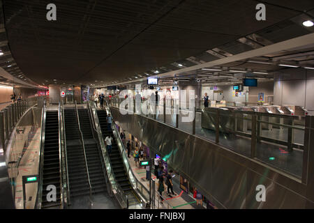 Singapur U-Bahn Rolltreppen Stockfoto