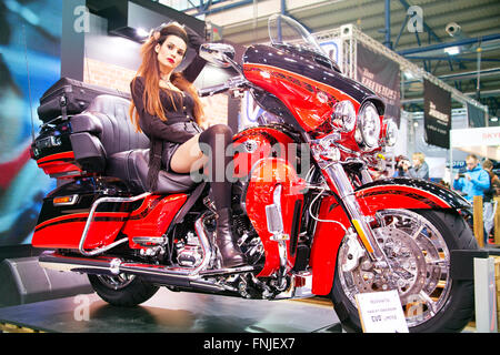 Kiew, UKRAINE - 13. März 2016: Harley-Davidson Motorrad mit unbekannten Modell auf dem Display an MotoBike 2016 Motorshow in Kiew, Ukraine. Motorrad ist die größte jährliche Motorrad-Show in der Ukraine. Stockfoto