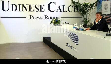 Udine, Italien. 15. März 2016. Udinese Head Coach Luigi De Canio besuchen auf der Pressekonferenz im Presseraum des Dacia Arena in Udine. © Andrea Spinelli/Pacific Press/Alamy Live-Nachrichten Stockfoto